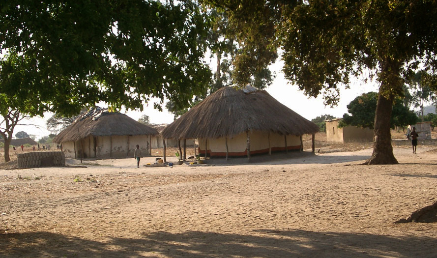 Kamaila village houses